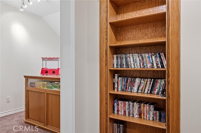 919 Venus Way, Crestline, CA 92325