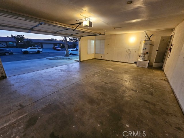 15481 Chaparral Street, Victorville CA: https://media.crmls.org/medias/7f12aa00-c4e6-4a30-be69-dbb728a7c0c3.jpg