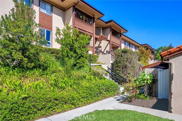 Detail Gallery Image 23 of 28 For 5937 Armaga Spring Rd a,  Rancho Palos Verdes,  CA 90275 - 2 Beds | 2 Baths