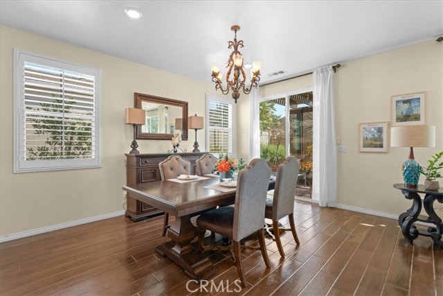 3937 Scarlet Oak Court, San Bernardino CA: https://media.crmls.org/medias/7f1358d0-2afa-40bb-ac65-3e02e9775662.jpg