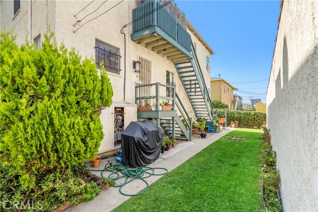 7119 Kittyhawk Avenue, Los Angeles CA: https://media.crmls.org/medias/7f137c15-a697-4e44-8b30-4f84ac915b7e.jpg