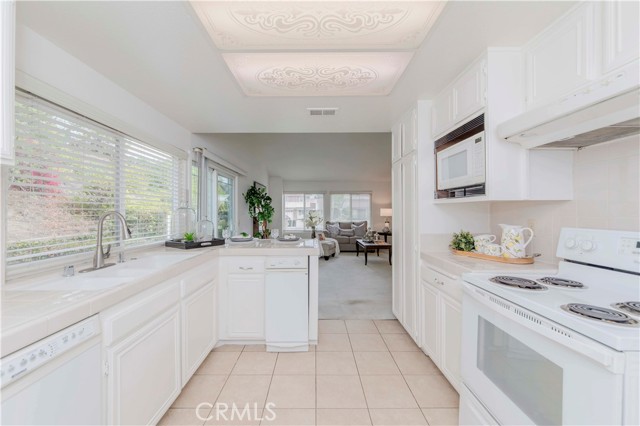 2501 Tiffany Place, Fullerton CA: https://media.crmls.org/medias/7f137f96-9364-4101-b001-2cec77bf4adf.jpg