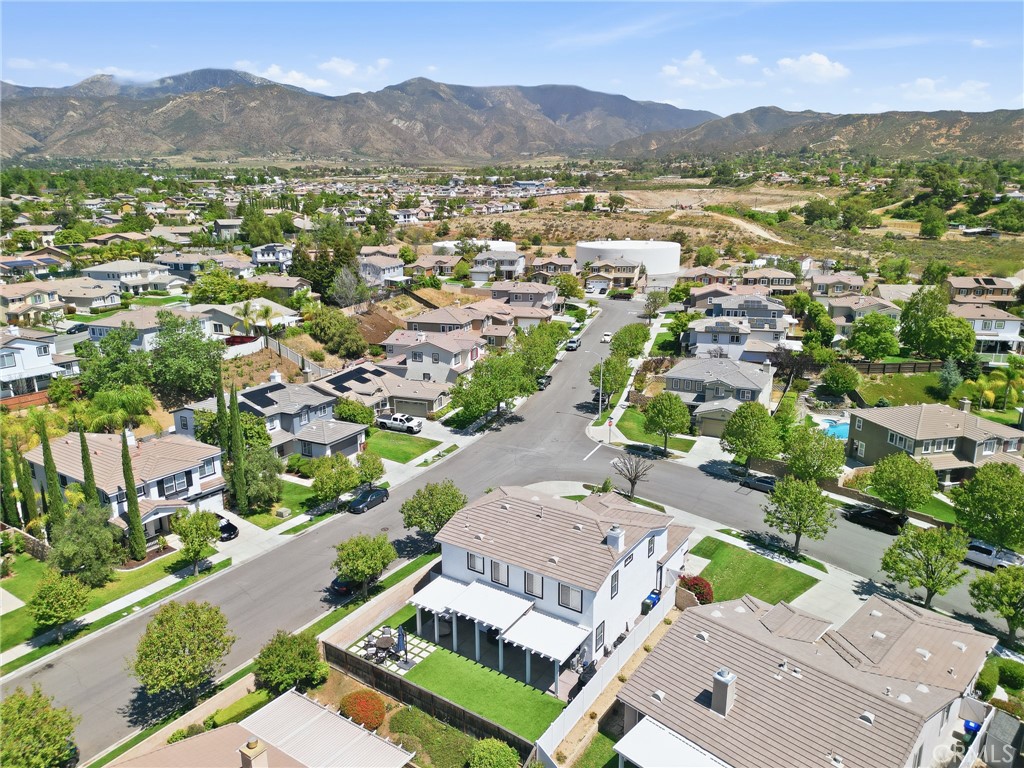 https://media.crmls.org/medias/7f138b16-2471-4597-abc3-4336d6255be8.jpg?preset=X-Large