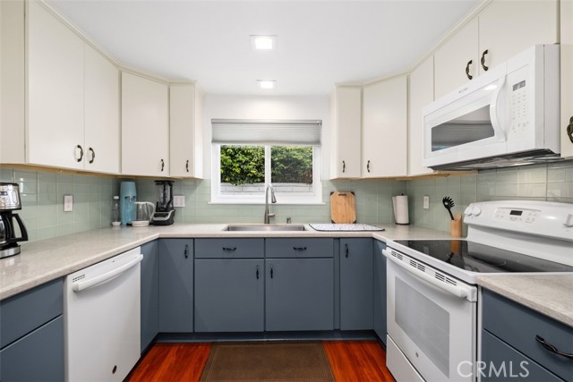 Detail Gallery Image 16 of 32 For 2198 via Mariposa #D,  Laguna Woods,  CA 92637 - 2 Beds | 2 Baths