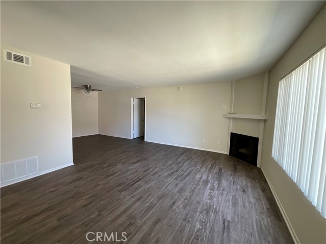 Detail Gallery Image 5 of 17 For 16841 Lynn Ln #B,  Huntington Beach,  CA 92649 - 2 Beds | 2 Baths