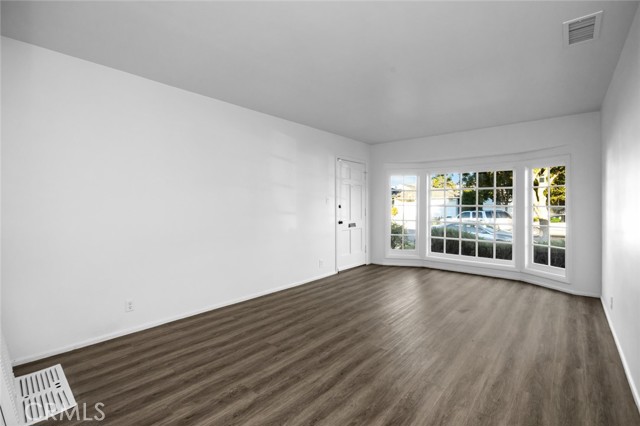 Detail Gallery Image 5 of 46 For 4715 Briercrest, Lakewood,  CA 90713 - 3 Beds | 2 Baths