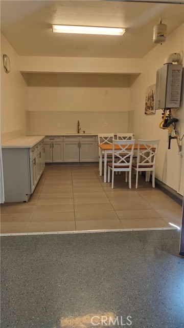 6956 Dublin Drive, Chino CA: https://media.crmls.org/medias/7f14056c-2eae-4300-8c0f-1a98c2c364c9.jpg