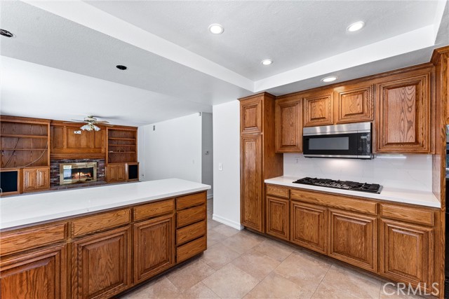 Detail Gallery Image 12 of 29 For 199 S Woodrose Ct, Anaheim,  CA 92807 - 4 Beds | 2/1 Baths