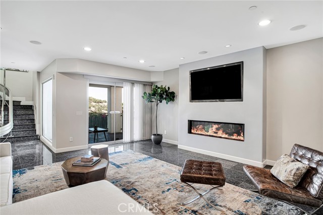 Detail Gallery Image 21 of 57 For 14721 Round Valley Dr, Sherman Oaks,  CA 91403 - 5 Beds | 4/2 Baths