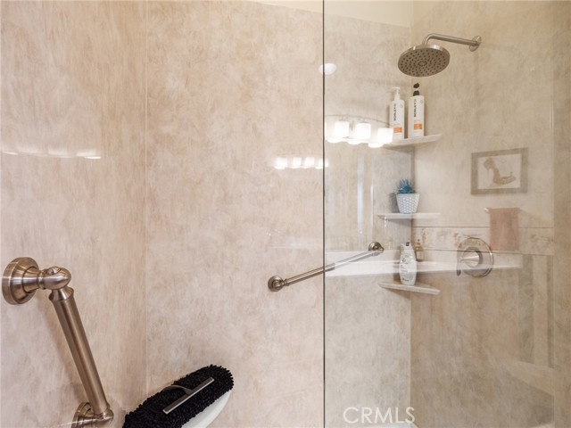 Detail Gallery Image 9 of 46 For 19330 Galloping Hill, Apple Valley,  CA 92308 - 2 Beds | 2 Baths