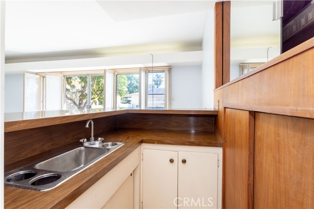 Detail Gallery Image 17 of 74 For 9826 Columbus, North Hills,  CA 91343 - 7 Beds | 5/1 Baths