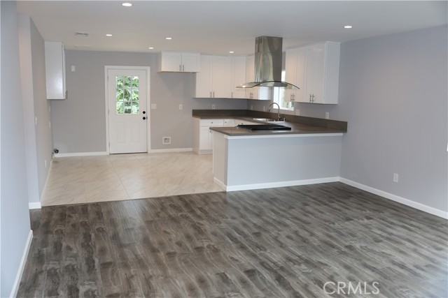 7419 Alabama Avenue, Canoga Park CA: https://media.crmls.org/medias/7f1714e9-7259-4e6f-a2da-78839068a78f.jpg