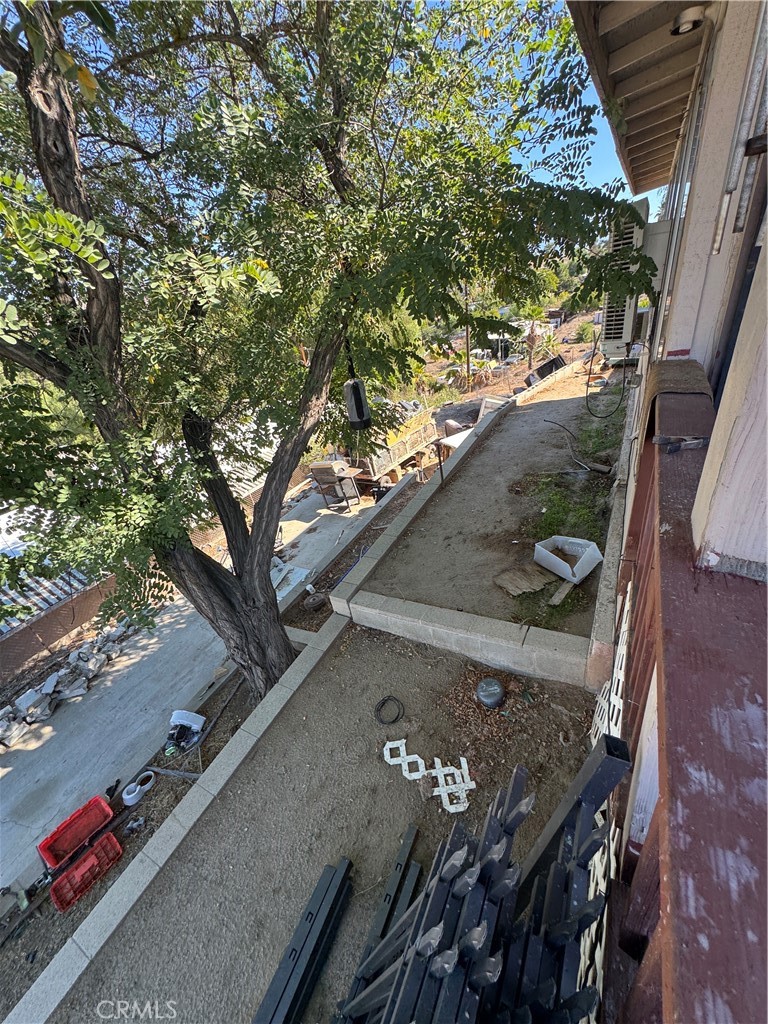 https://media.crmls.org/medias/7f1739cf-dfc1-4ebb-965e-54fed01240d4.jpg?preset=X-Large