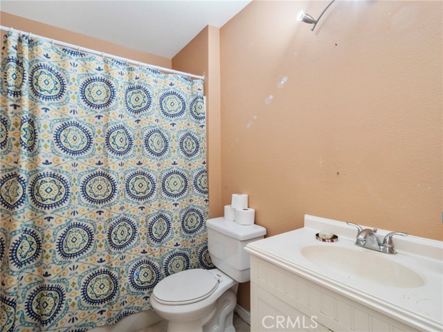 Detail Gallery Image 8 of 11 For 21522 Belshire Ave #15,  Hawaiian Gardens,  CA 90716 - 3 Beds | 2 Baths