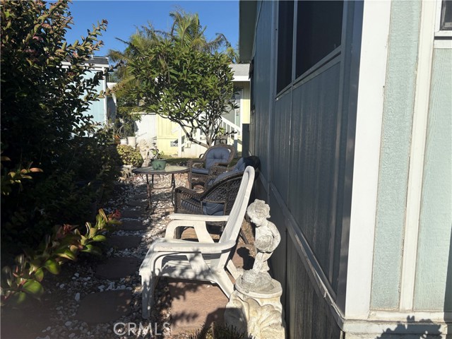 80 Huntington Street, Huntington Beach CA: https://media.crmls.org/medias/7f1749a3-2cc3-4559-94d9-20633460cd4c.jpg