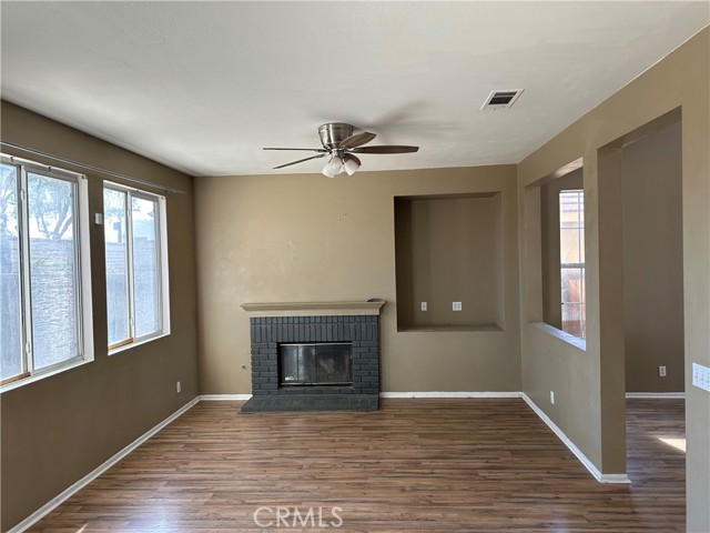 Detail Gallery Image 6 of 14 For 323 Camden Ct, Corona,  CA 92879 - 3 Beds | 2/1 Baths