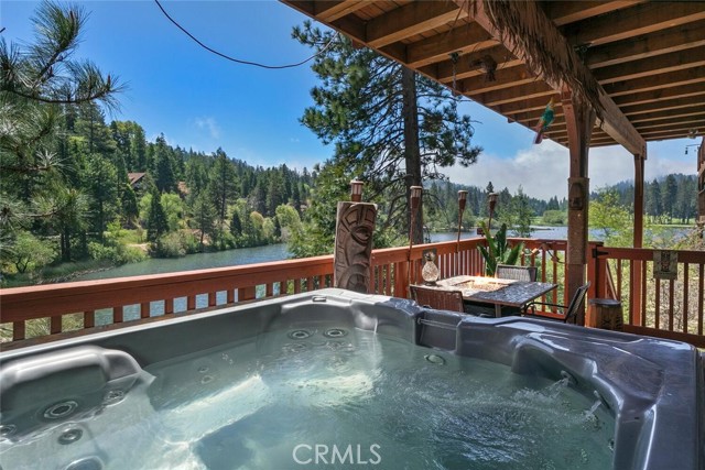 781 Brentwood Drive, Lake Arrowhead CA: https://media.crmls.org/medias/7f177be3-1705-4593-ac62-d0715c221d90.jpg