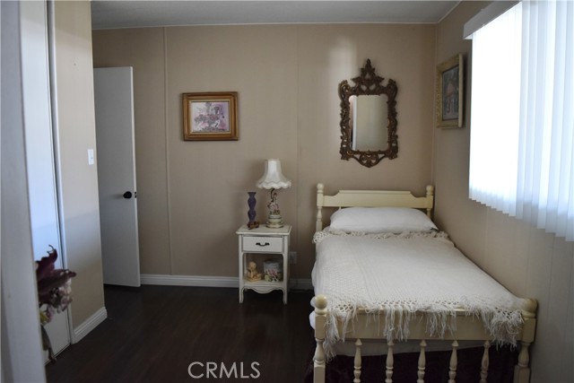 Detail Gallery Image 12 of 39 For 1433 Glengrove Sq, Corona,  CA 92882 - 2 Beds | 2 Baths