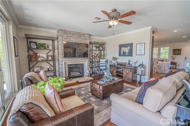 22348 Driftwood Court, Saugus CA: https://media.crmls.org/medias/7f1870ba-8473-4f37-a9d5-c5fa0d135c83.jpg