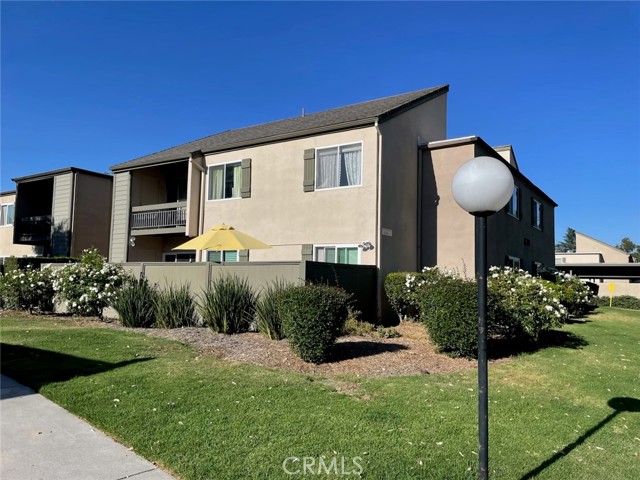 Detail Gallery Image 1 of 18 For 24431 Trevino Dr #V10,  Valencia,  CA 91355 - 3 Beds | 2 Baths