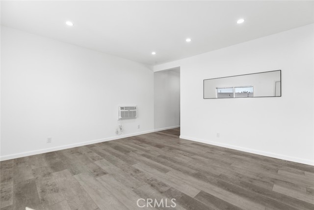 142 S Savannah Street, Los Angeles CA: https://media.crmls.org/medias/7f18bf21-9d1a-4033-bb96-9d4da7d1a399.jpg