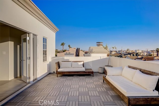 Detail Gallery Image 61 of 73 For 3511 via Dolce, Marina Del Rey,  CA 90292 - 4 Beds | 3/1 Baths