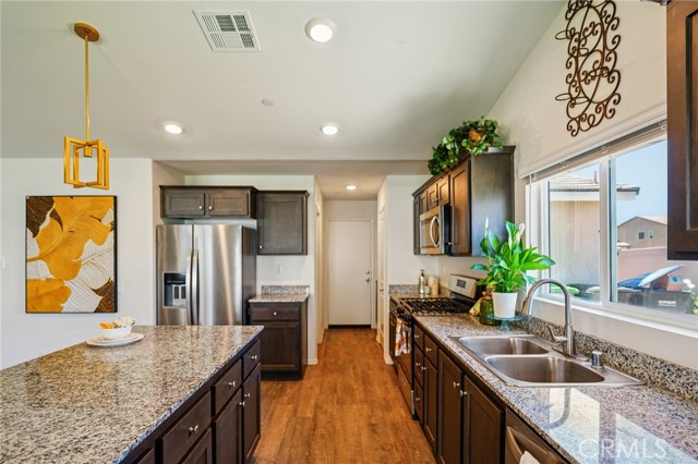 873 Canopy Lane, San Jacinto CA: https://media.crmls.org/medias/7f1961f1-a6ca-4f55-8e84-548746d9c469.jpg