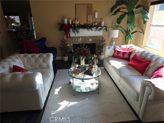 1806 Madison, Redlands CA: https://media.crmls.org/medias/7f19abb2-ccad-415d-bc64-7083ced53453.jpg