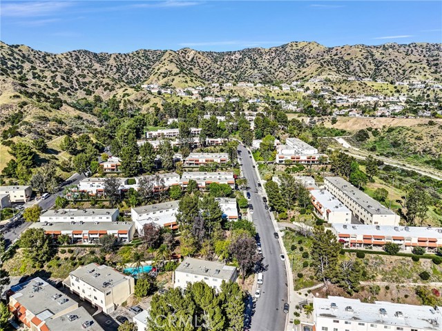 Detail Gallery Image 33 of 36 For 9502 via Salerno, Burbank,  CA 91504 - 2 Beds | 2/1 Baths