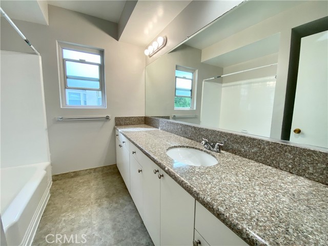 Detail Gallery Image 10 of 12 For 3335 Triangle Pl #6,  Glendale,  CA 91208 - 1 Beds | 1 Baths