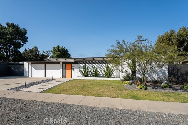 Detail Gallery Image 3 of 29 For 1830 N Ridgewood St, Orange,  CA 92865 - 4 Beds | 2 Baths
