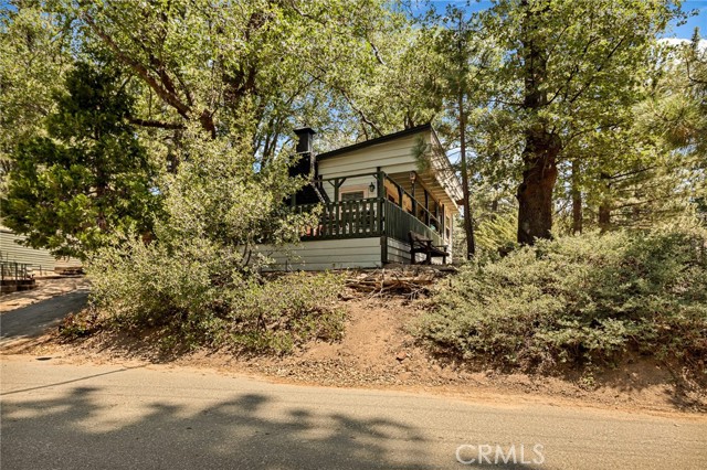 Detail Gallery Image 3 of 22 For 33400 Bluebird Dr, Green Valley Lake,  CA 92341 - 1 Beds | 1 Baths