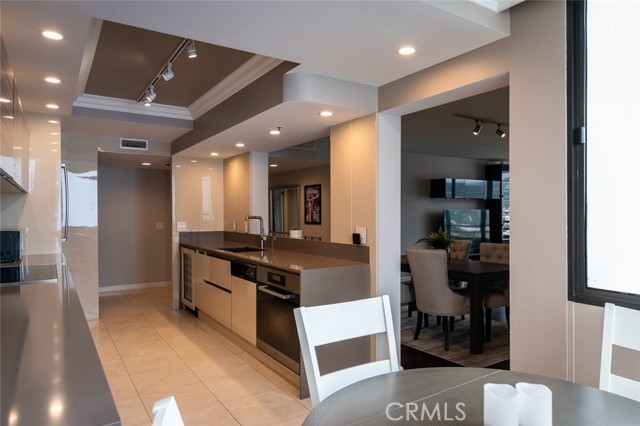 Detail Gallery Image 16 of 66 For 345 Pioneer Dr #1201,  Glendale,  CA 91203 - 2 Beds | 2 Baths