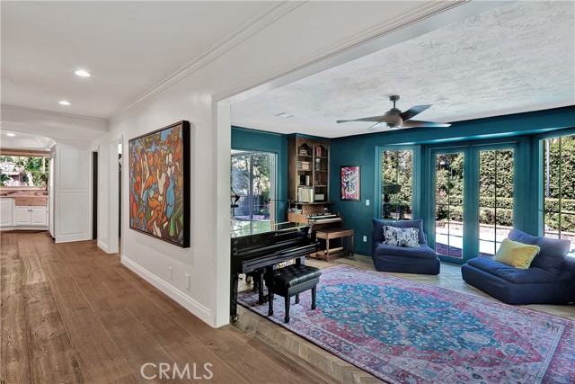 4851 Corbin Avenue, Tarzana CA: https://media.crmls.org/medias/7f1c22cc-d9b6-4d9a-a4d8-ceef65ccda78.jpg