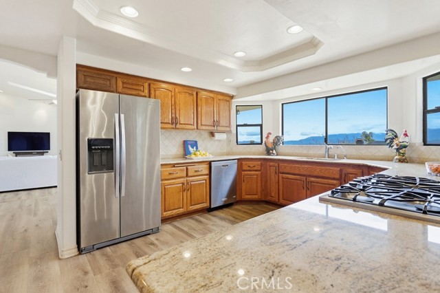 Detail Gallery Image 14 of 55 For 28572 Meadow Mesa Ln, Escondido,  CA 92026 - 4 Beds | 5/1 Baths