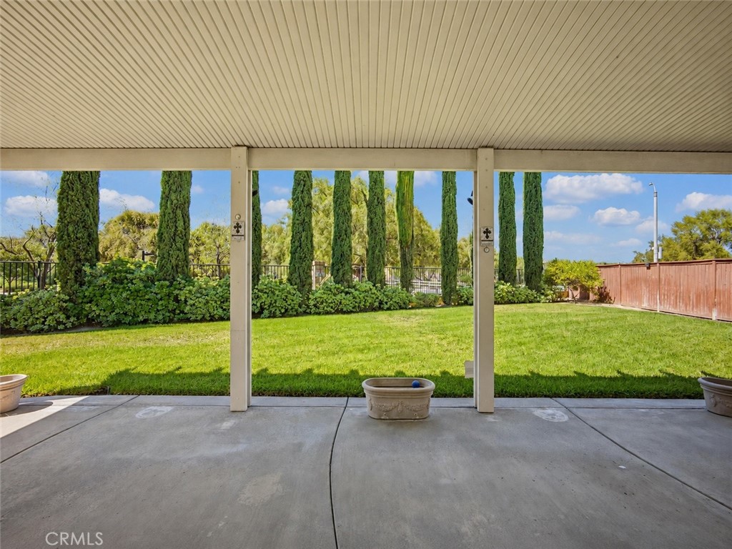 https://media.crmls.org/medias/7f1dd7e0-8e44-42ce-9e86-68e4f20e1986.jpg?preset=X-Large