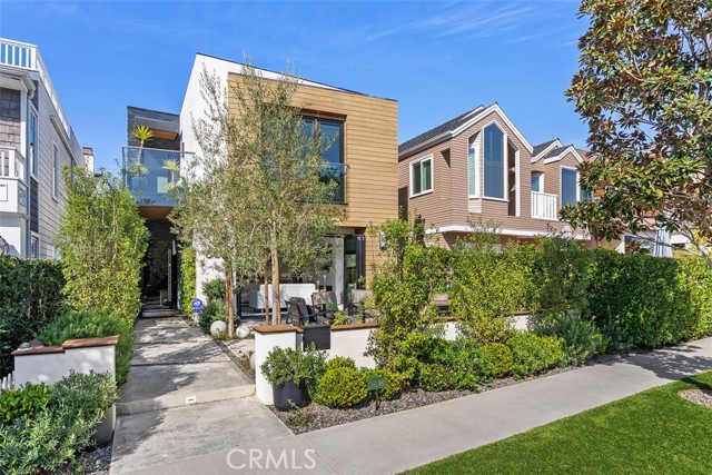 Front Image Thumbnail for CROC26024661