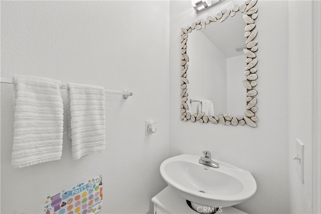 https://media.crmls.org/medias/7f1e492e-4325-40db-9000-5a5f787375ae.jpg?preset=X-Large
