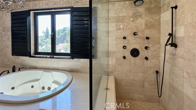 Detail Gallery Image 25 of 26 For 2959 N Beverly Glen Cir, Los Angeles,  CA 90077 - 5 Beds | 5/2 Baths