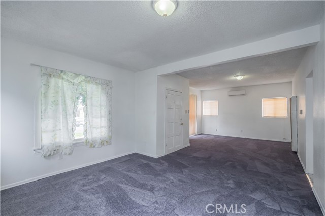 Detail Gallery Image 10 of 26 For 144 W 101st St, Los Angeles,  CA 90003 - 3 Beds | 2 Baths