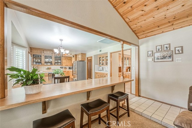 6442 N Gentry Avenue, Fresno CA: https://media.crmls.org/medias/7f1fab1f-2b03-420e-8575-529f05e31484.jpg