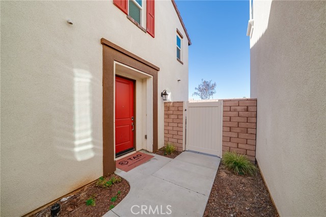 Detail Gallery Image 5 of 38 For 208 Bonita Ln, Rialto,  CA 92376 - 3 Beds | 2/1 Baths