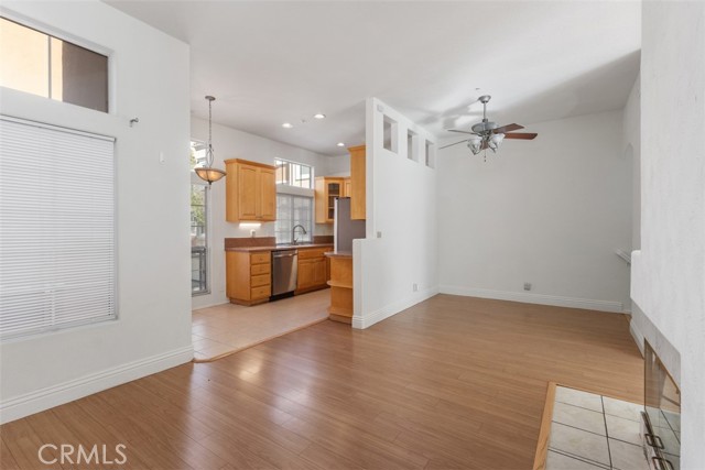 Detail Gallery Image 10 of 45 For 10 Bettoni Aisle, Irvine,  CA 92606 - 3 Beds | 2/1 Baths