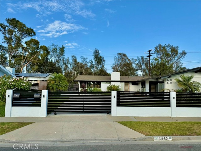 Detail Gallery Image 3 of 70 For 3432 Yellowtail Dr, Los Alamitos,  CA 90720 - 5 Beds | 4 Baths