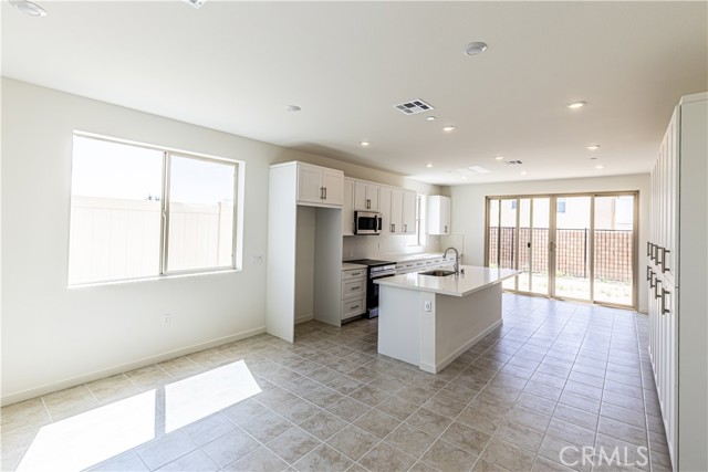 Detail Gallery Image 5 of 20 For 3472 E Emerald Dr, Ontario,  CA 91761 - 4 Beds | 3 Baths