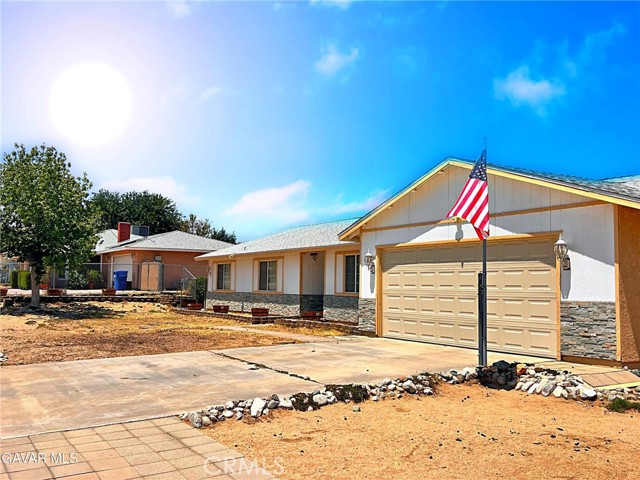 Detail Gallery Image 3 of 32 For 16435 Stagecoach Ave, Palmdale,  CA 93591 - 3 Beds | 2 Baths