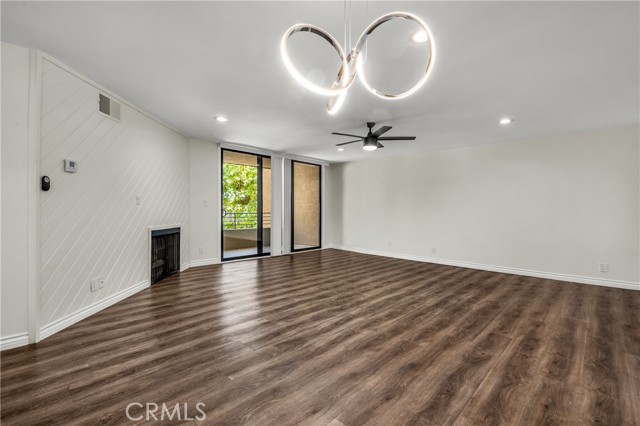 16866 Kingsbury photo 13