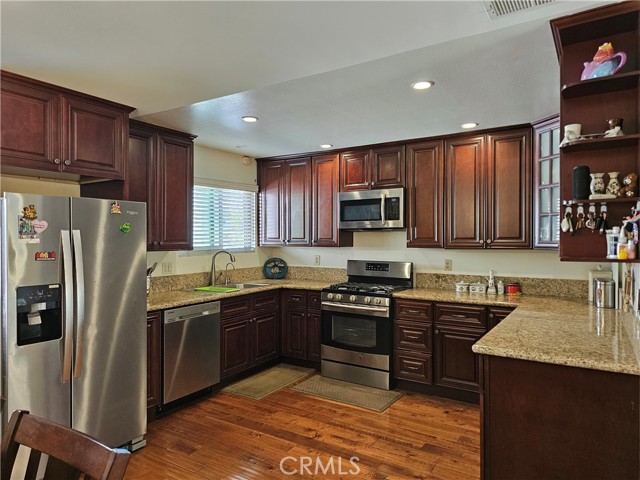 Detail Gallery Image 25 of 69 For 1711 Grismer Ave #52,  Burbank,  CA 91504 - 3 Beds | 3 Baths