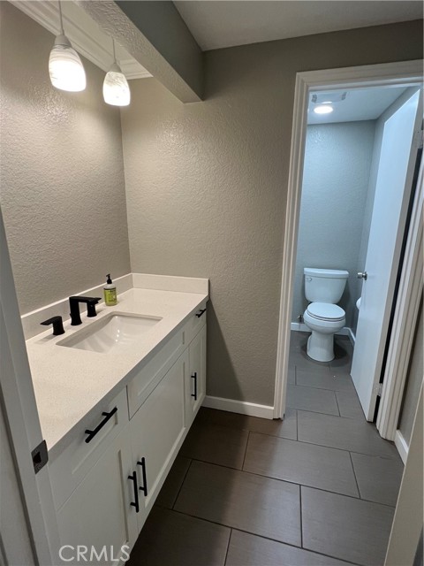21552 Sterling Drive, Lake Forest CA: https://media.crmls.org/medias/7f256efd-0b00-47a2-80a2-84749e6eceec.jpg