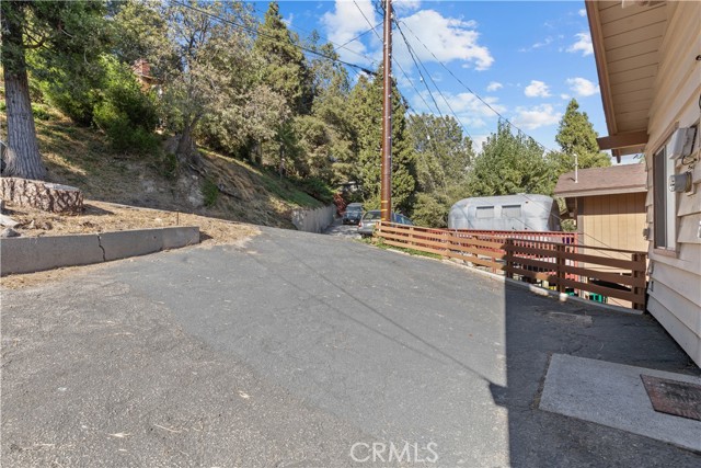 Detail Gallery Image 4 of 42 For 23755 Zuger Dr, Crestline,  CA 92325 - 3 Beds | 2 Baths